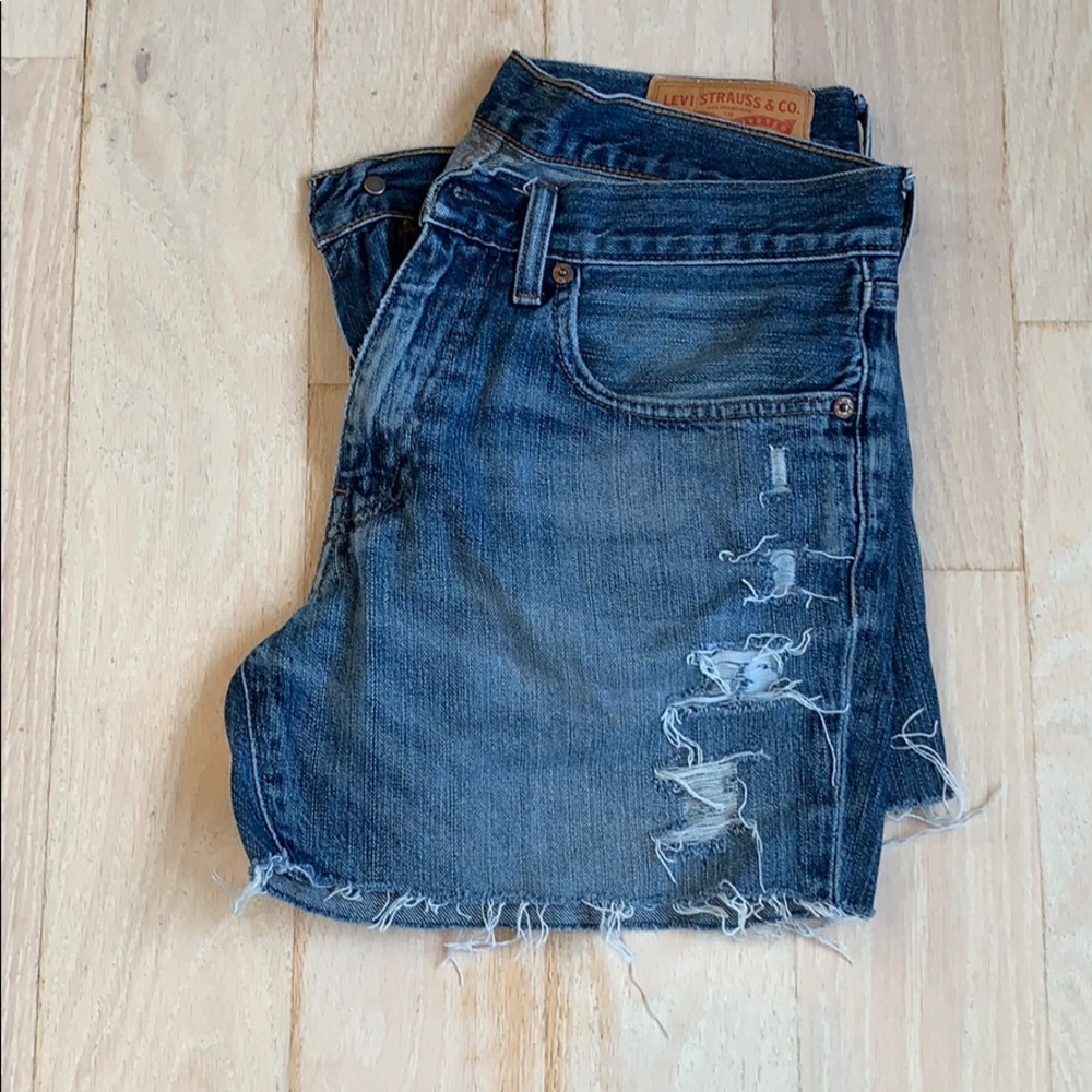Levi cut off shorts